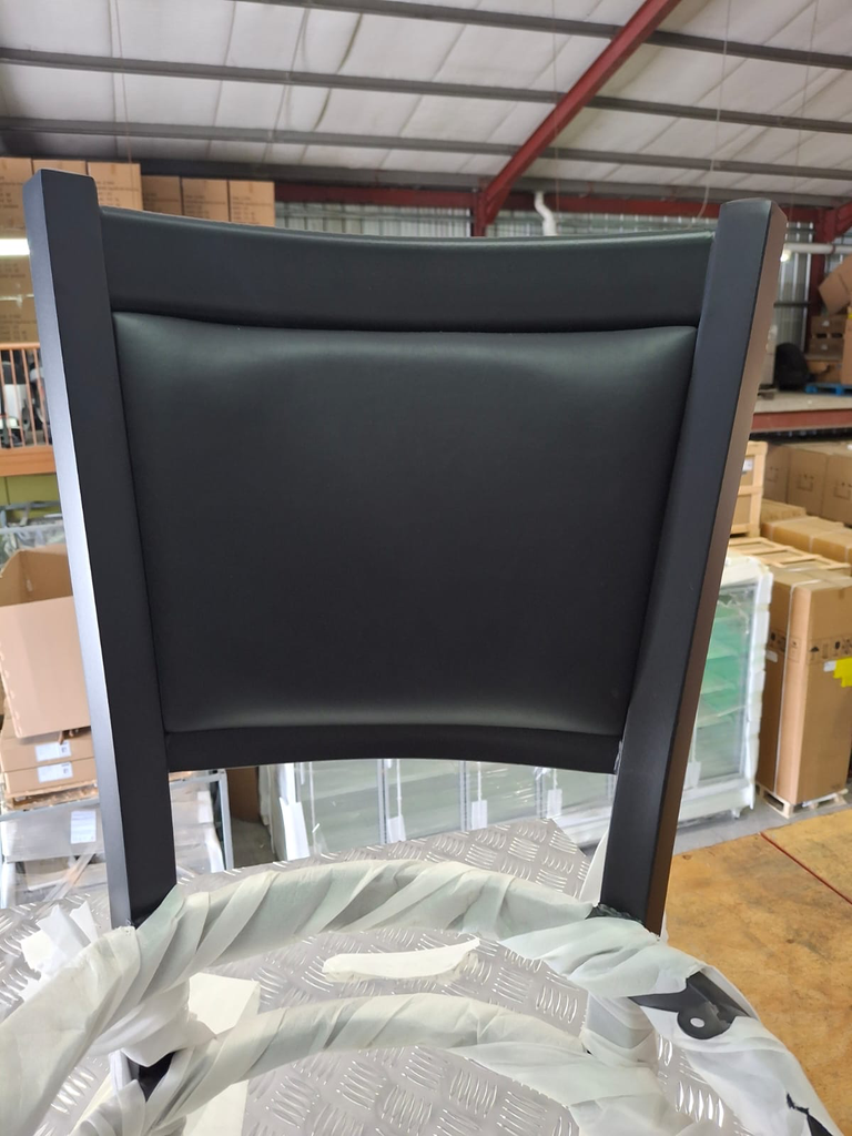 CHAIR - DINE : TWEET